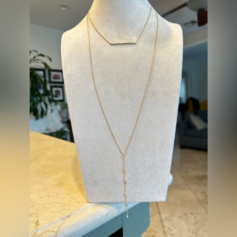 B.P nekclace with Y drop gold tone